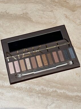 NWOB Limited Edition Urban Decay Original Naked